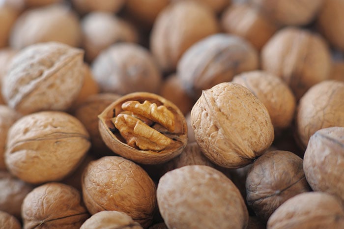 Walnuts health benefits and nutrition facts