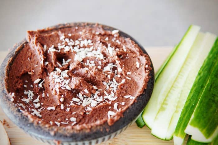 5-ingredient chocolate hummus