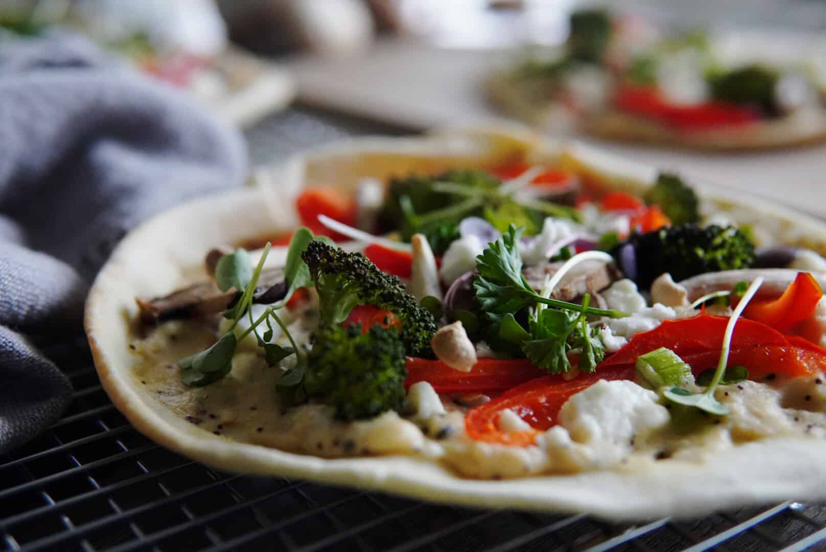 Easy 3-Veggie Pita-Pizza